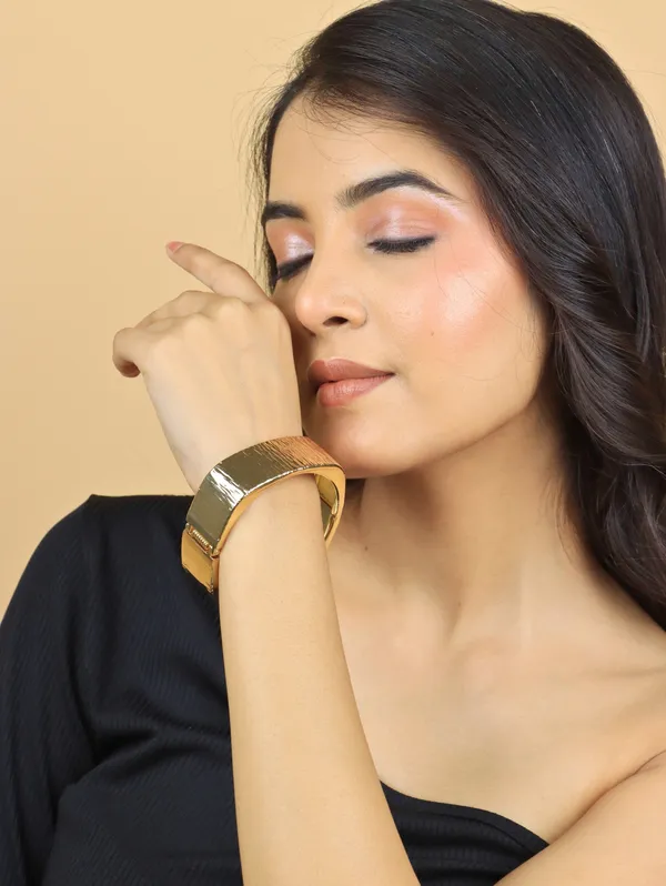 Anti_Tarnish__Bracelet_Golden_Plated_Squre